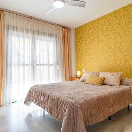 Stunning In Benalamdena With Kitchen Appartement *